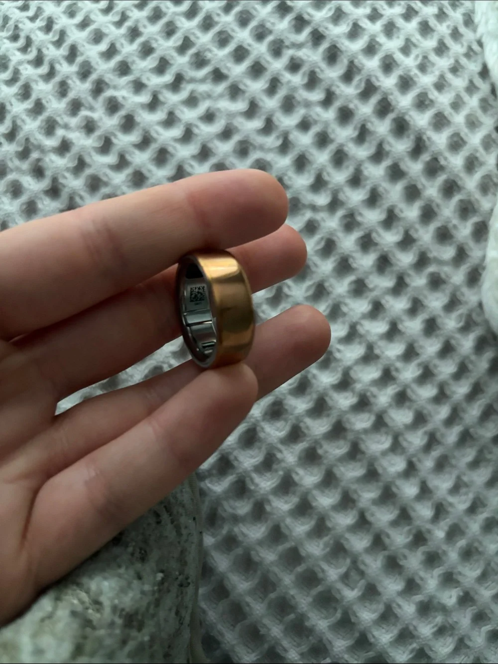 Oura Ring 4 with charger Rose Gold size 9